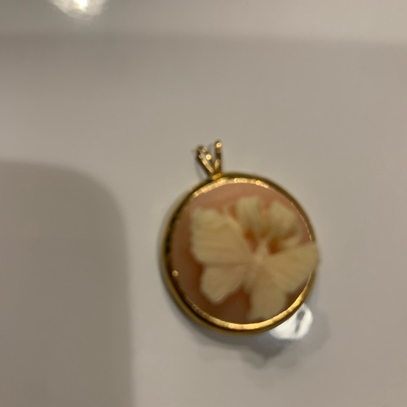 Vintage Trifari Gold and Cream Butterfly Pendant - Picture 7 of 7